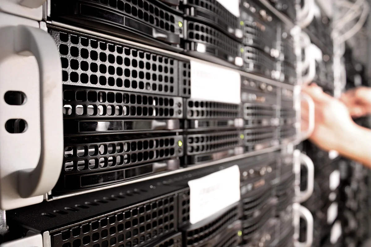 Infrastructure de serveurs et intervention technique